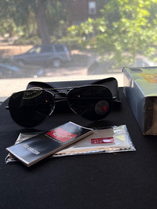 Ray-Ban Aviator Classic polarized sunglasses (RB3025) main image 9